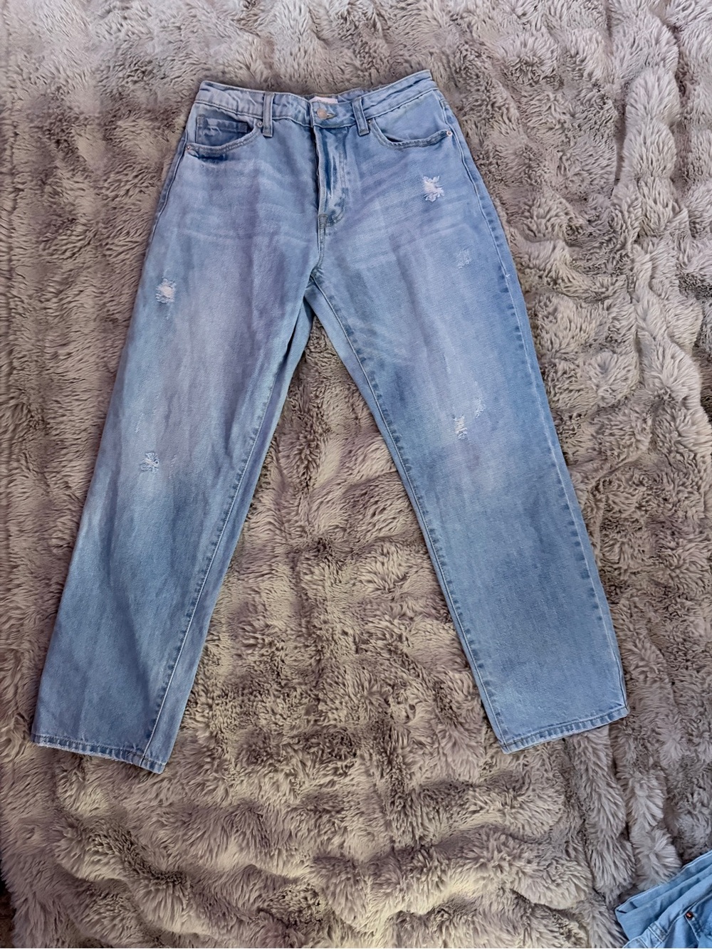 Forever 21 Light Blue woman’s  Relaxed Fit Distressed Jeans
